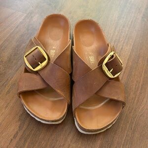 Sienna Birkenstocks 38 Gold Buckle